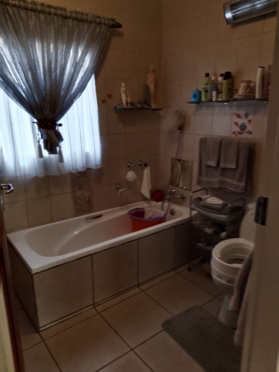 3 Bedroom Property for Sale in Flimieda North West